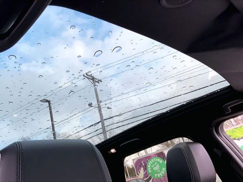 Used 2025 Land Rover Discovery Sport Dynamic SE image 14