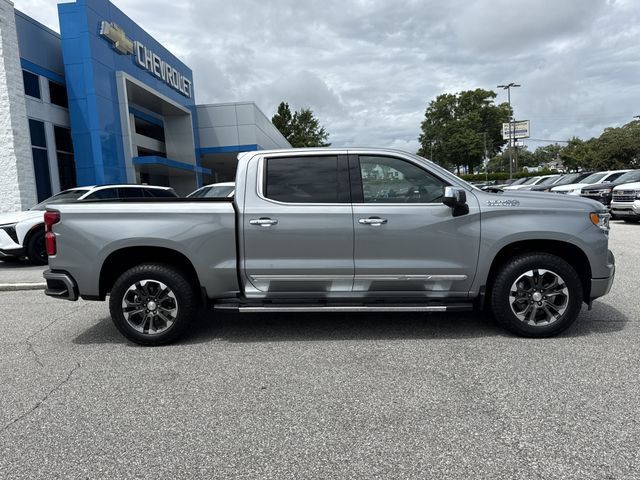 Used 2024 Chevrolet Silverado 1500 High Country w/ Technology Package AWD/4WD image 2