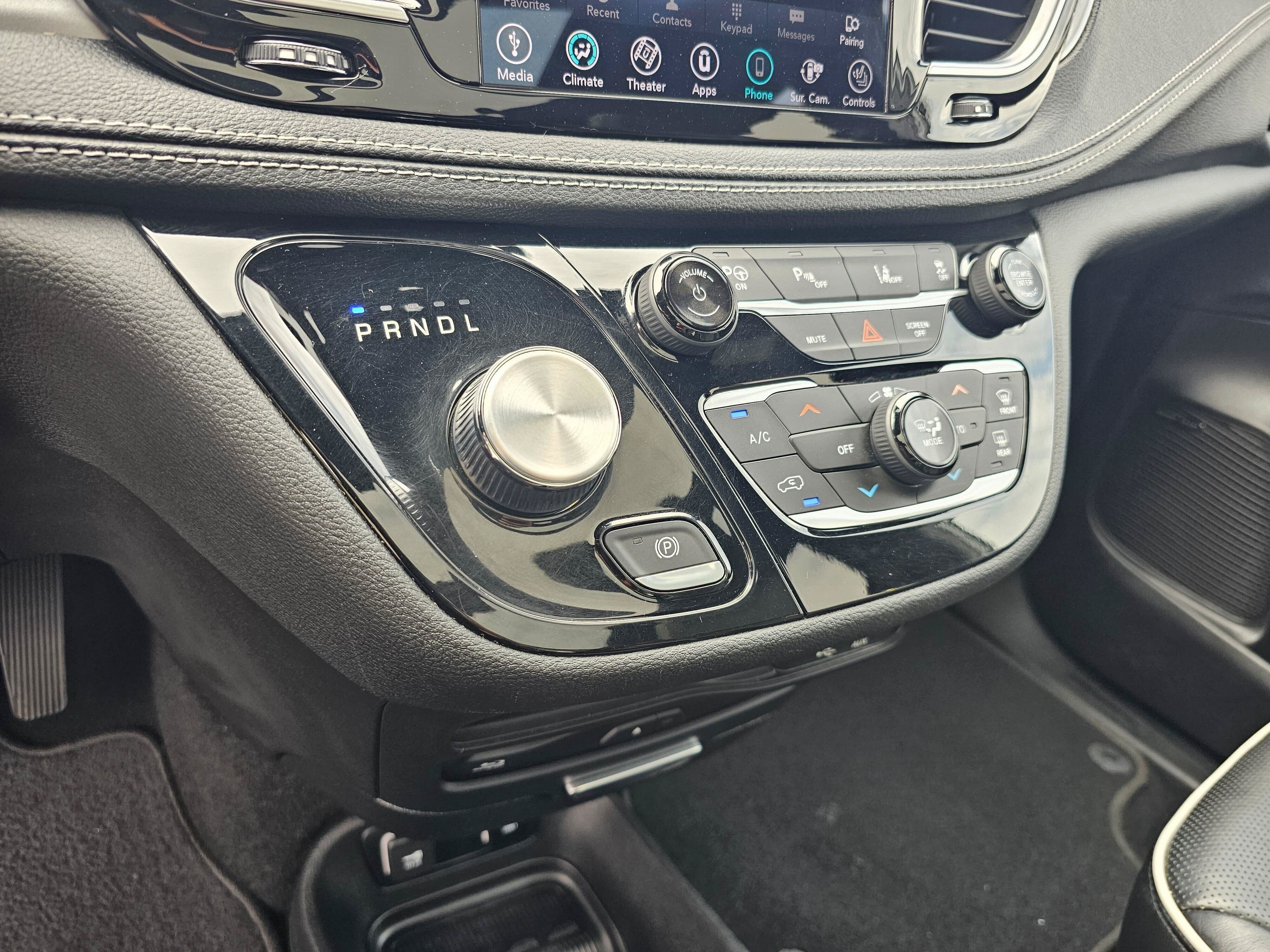 Used 2019 Chrysler Pacifica Limited w/ Advanced Safetytec Group FWD image 30