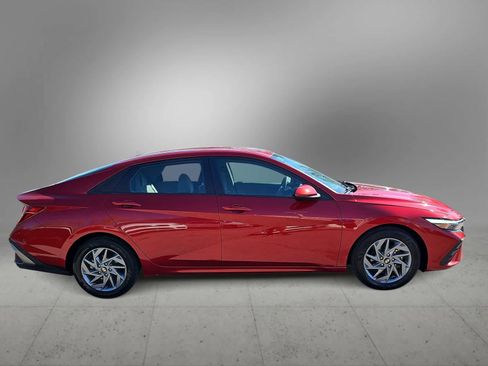 Used 2024 Hyundai Elantra SEL image 10