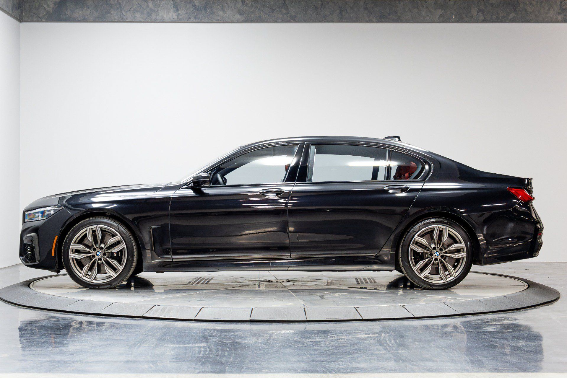 Used 2022 BMW M760i xDrive AWD/4WD image 46