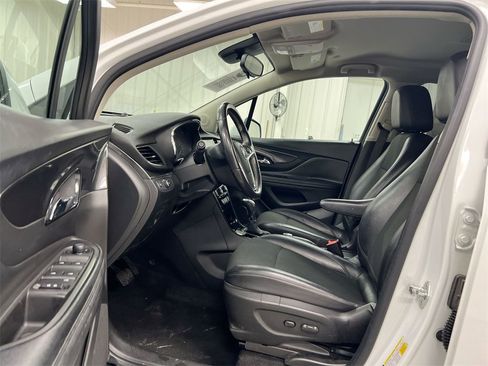 Used 2018 Buick Encore Preferred image 17