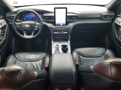 Used 2020 Ford Explorer Platinum w/ Premium Technology Package image 16