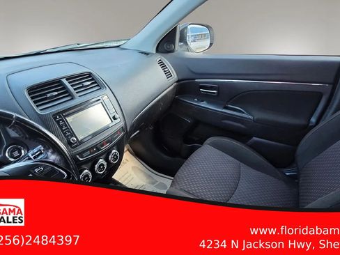 Used 2017 Mitsubishi Outlander Sport SE FWD image 18