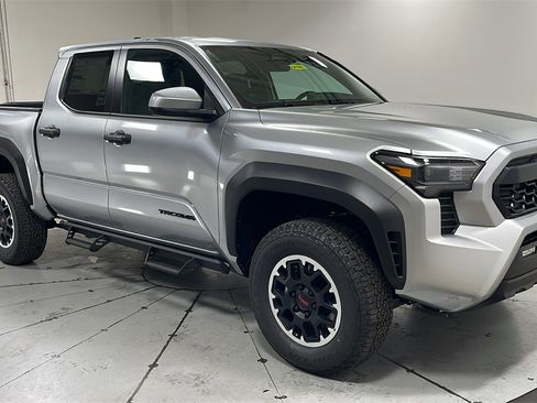 New 2025 Toyota Tacoma TRD Off-Road image 3
