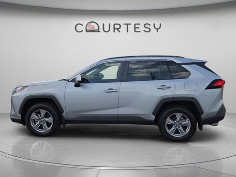 Used 2025 Toyota RAV4 XLE w/ Convenience Package FWD image 2