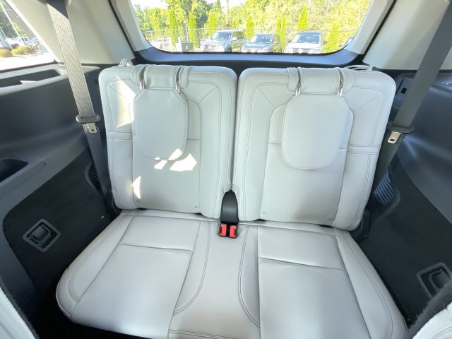 Used 2025 Lincoln Aviator Reserve w/ Illumination Package RWD image 18