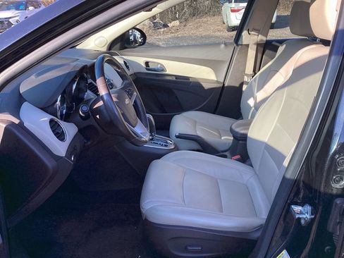 Used 2016 Chevrolet Cruze LT w/ Sun, Sound and Sport Package image 9