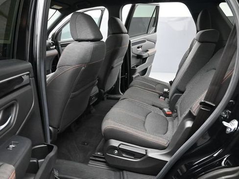 Used 2025 Honda Pilot Sport image 18