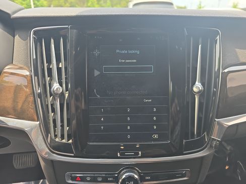 Used 2018 Volvo S90 T6 Momentum w/ Convenience Package AWD/4WD image 18