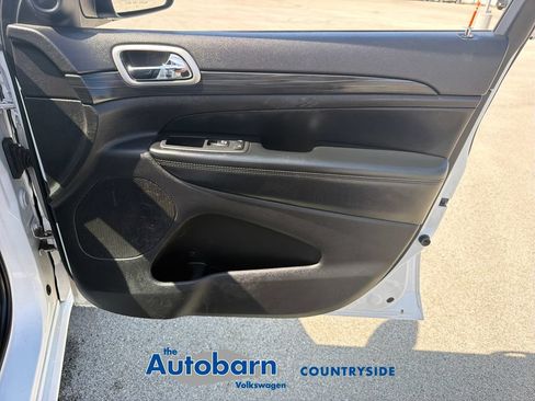 Used 2020 Jeep Grand Cherokee Altitude AWD/4WD image 25