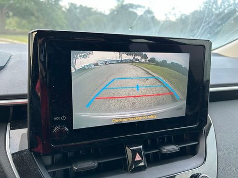 Used 2023 Toyota Corolla LE FWD image 24