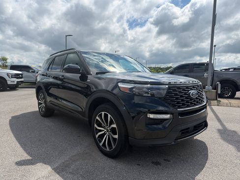 Certified 2022 Ford Explorer ST-Line AWD/4WD image 3