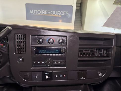 Used 2018 GMC Savana 2500 Extended w/ Driver Convenience Package image 27