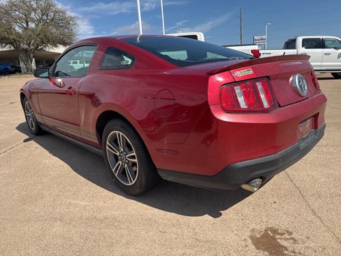 Used 2010 Ford Mustang Coupe image 5