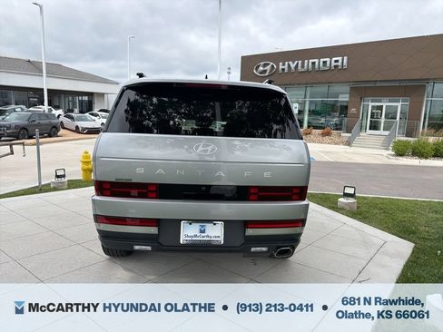 Certified 2024 Hyundai Santa Fe Limited FWD image 18