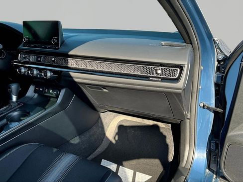 Used 2025 Honda Civic Sport image 26