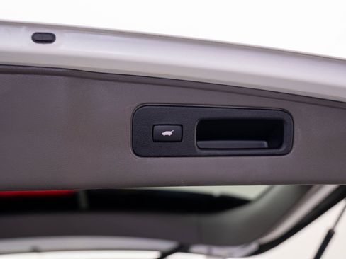 Used 2014 Honda Odyssey Touring Elite image 35