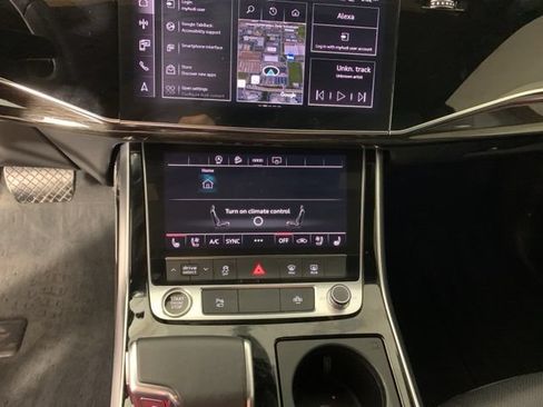 Used 2025 Audi Q8 Premium Plus AWD/4WD image 25