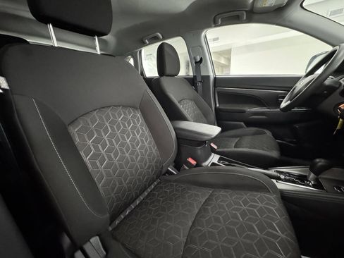 Used 2025 Mitsubishi Outlander Sport SE AWD/4WD image 29