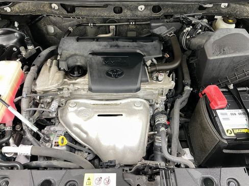 Used 2018 Toyota RAV4 XLE image 45