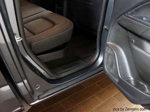 Used 2016 GMC Canyon SLE w/ SLE Convenience Package image 30