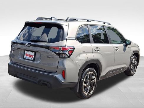 Certified 2025 Subaru Forester Premium AWD/4WD image 6