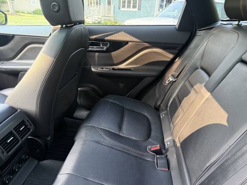 Used 2020 Jaguar F-PACE Prestige AWD/4WD image 25