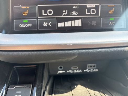 Certified 2025 Subaru Outback Limited AWD/4WD image 17