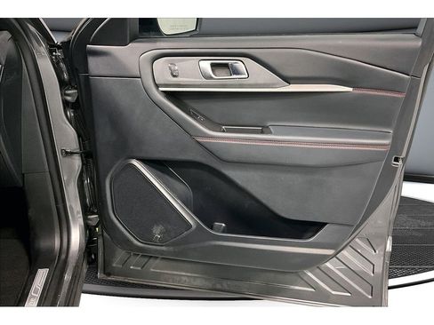 Used 2025 Ford Explorer ST-Line image 25