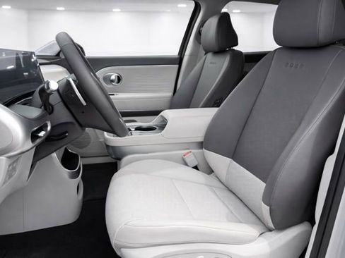 Used 2026 Hyundai Ioniq 9 SEL image 15