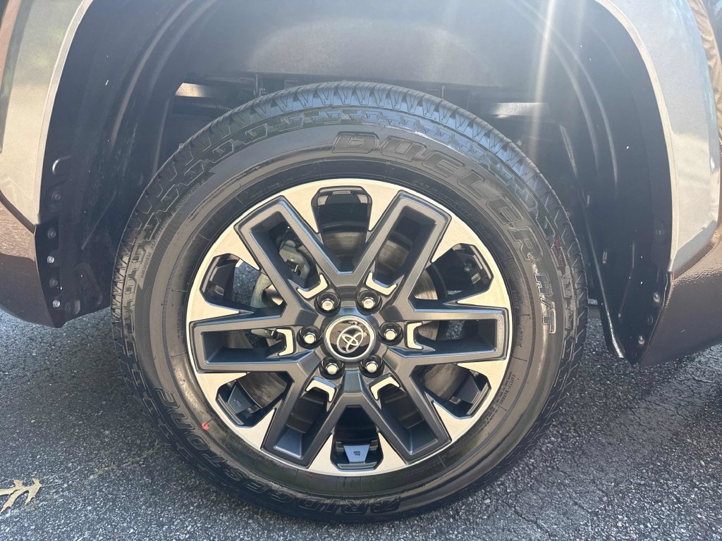 Used 2023 Toyota Tundra Limited AWD/4WD image 31