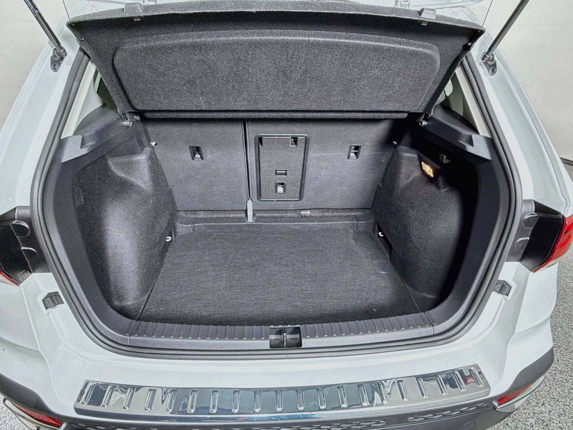 Certified 2023 Volkswagen Taos SE w/ Panoramic Sunroof Package FWD image 26