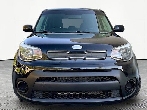 Used 2017 Kia Soul FWD image 2