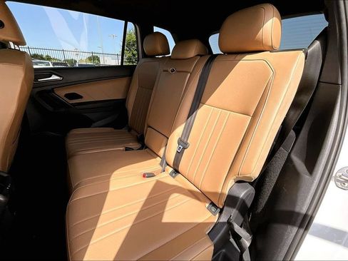 Used 2022 Volkswagen Tiguan SE FWD image 32