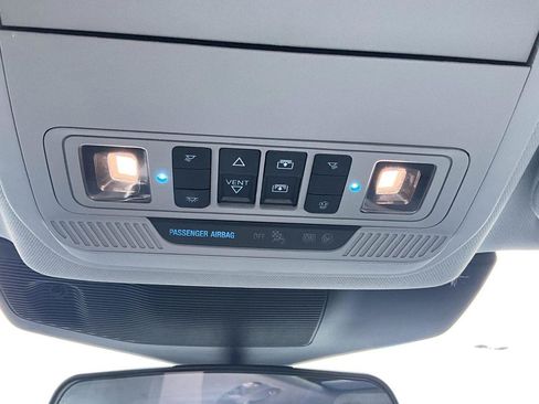 Used 2023 Ford Explorer XLT w/ Equipment Group 202A AWD/4WD image 39