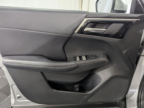Used 2023 Mitsubishi Outlander SE AWD/4WD image 13