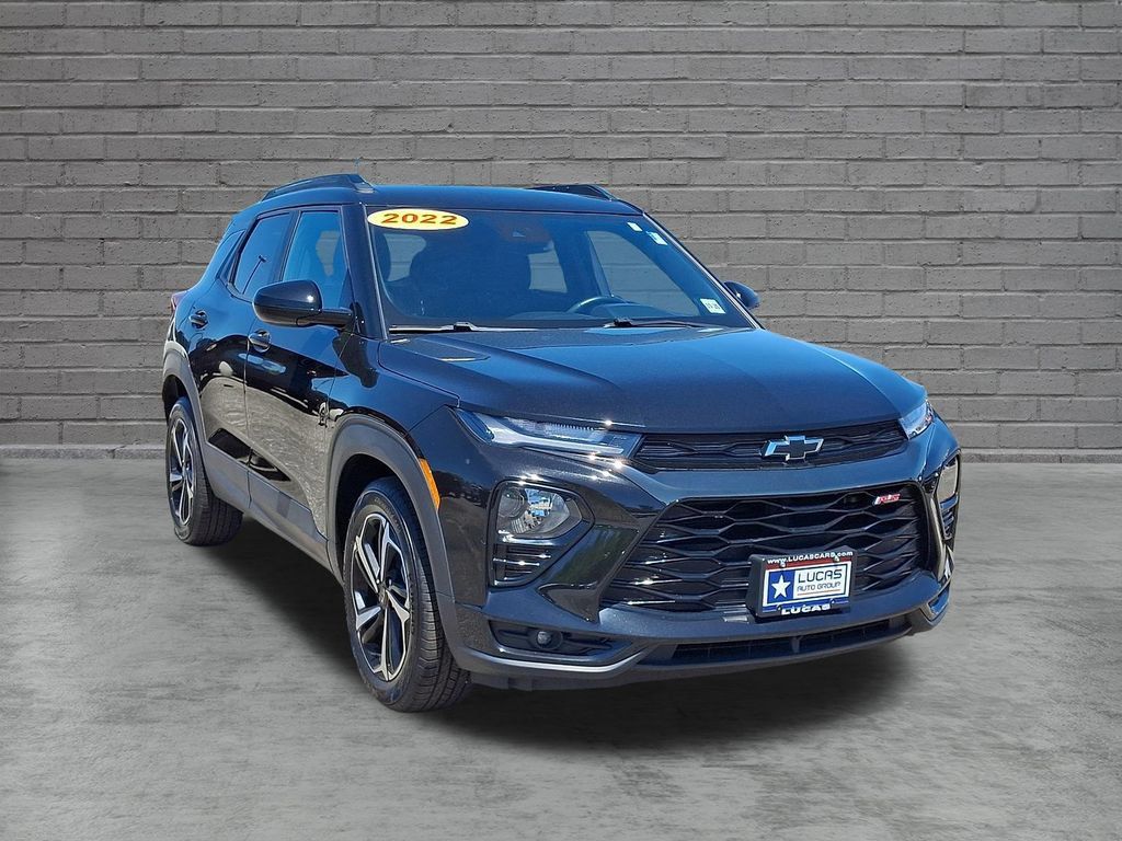 Used 2022 Chevrolet TrailBlazer RS FWD image 2