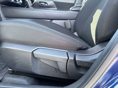 Certified 2025 Nissan Kicks S image 9