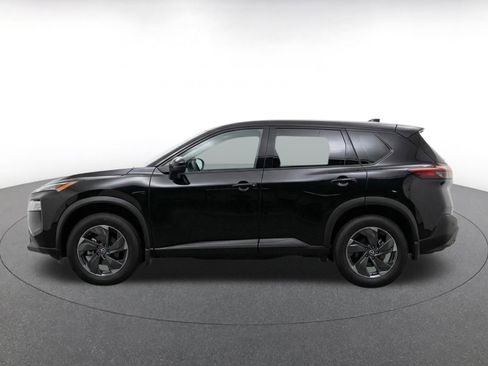 Used 2025 Nissan Rogue SV AWD/4WD image 4