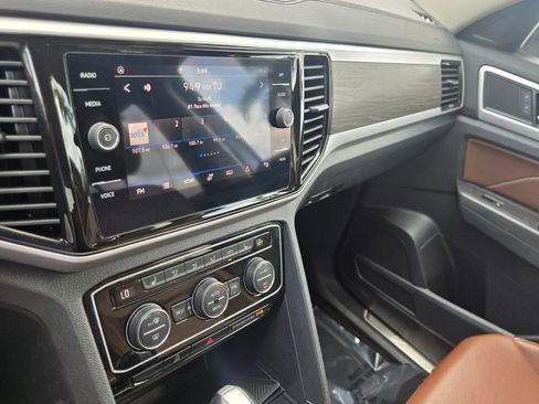 Certified 2022 Volkswagen Atlas SE FWD image 23
