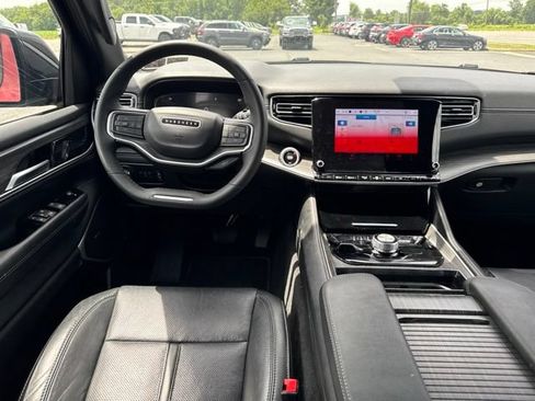 Used 2024 Jeep Wagoneer Series II AWD/4WD image 27