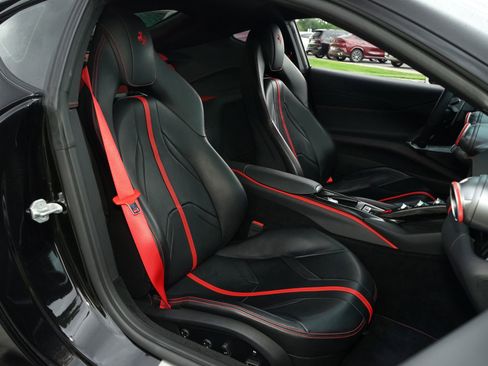 Used 2019 Ferrari 812 Superfast image 19