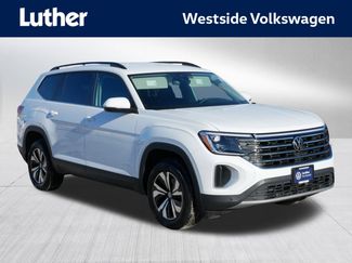 Certified 2025 Volkswagen Atlas SE w/ Black Wheel Package video 1