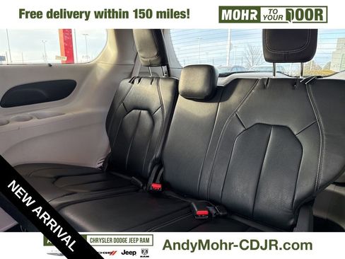 Used 2022 Chrysler Pacifica Touring-L image 21
