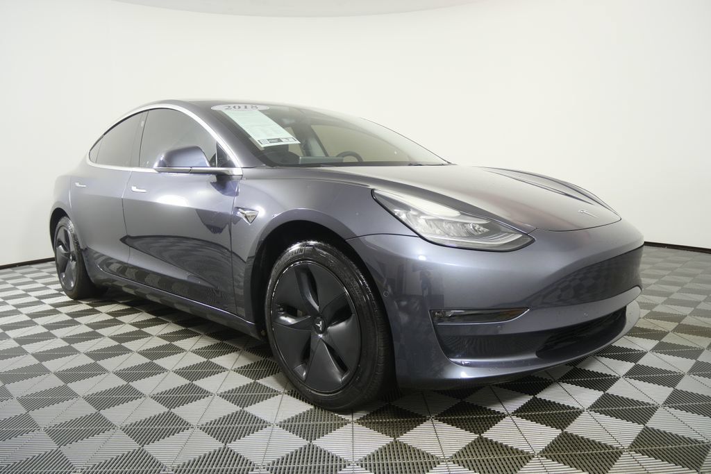 Used 2018 Tesla Model 3 Long Range RWD image 2