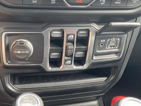 Used 2022 Jeep Wrangler Unlimited Sport w/ Sun And Sound Package AWD/4WD image 40