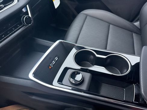 New 2026 Chevrolet Equinox LT w/ Convenience Package II image 28