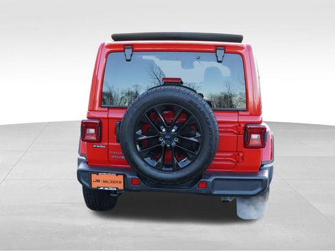 Certified 2025 Jeep Wrangler Unlimited Sahara w/ Safety Group image 7