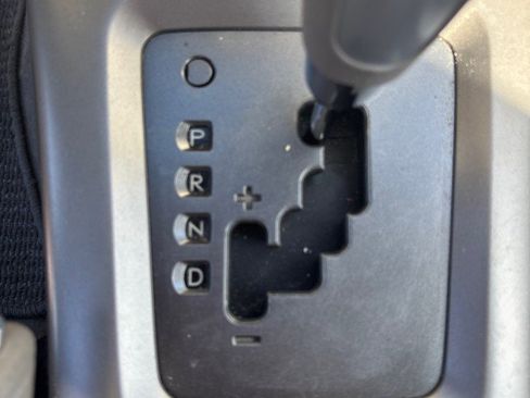 Used 2010 Subaru Forester 2.5X Premium image 15